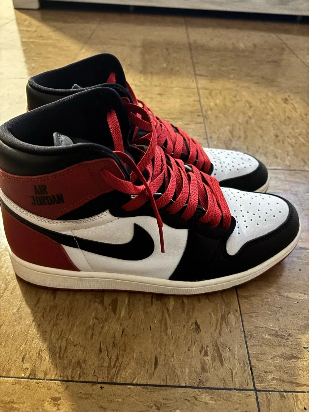 Air Jordan 1 black toe reimagine